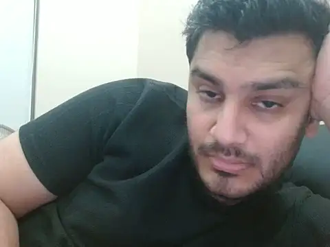 Snapshot of robintoit chatting on June 27, 2026, 4:35 pm robintoit online show from June 27, 2026, 4:35 pm
