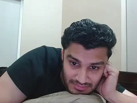 Snapshot of robintoit chatting on November 25, 2025, 4:35 am robintoit online show from November 25, 2025, 4:35 am