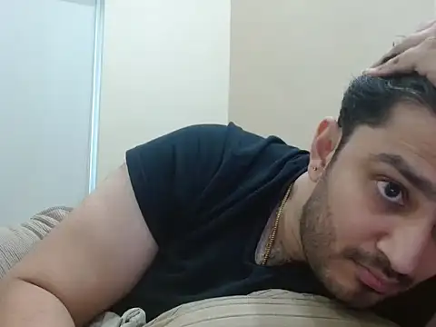 Snapshot of robintoit chatting on November 21, 2025, 4:44 am robintoit online show from November 21, 2025, 4:44 am