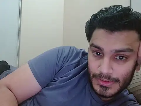 Snapshot of robintoit chatting on December 14, 2025, 1:49 pm robintoit online show from December 14, 2025, 1:49 pm