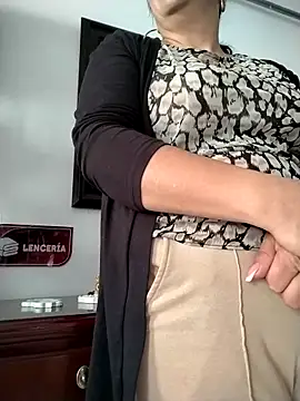 Snapshot of Natasha_milf__ chatting on April 21, 2026, 12:56 pm Natasha milf online show from April 21, 2026, 12:56 pm
