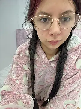 Bonniepark online show from March 18, 2026, 5:03 pm