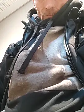 Snapshot of kala_ales chatting on April 10, 2026, 2:35 pm kala ales online show from April 10, 2026, 2:35 pm