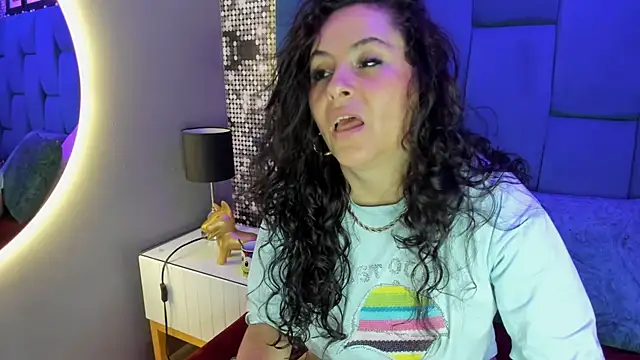 Snapshot of hanny_milf chatting on November 16, 2025, 12:10 pm hanny milf online show from November 16, 2025, 12:10 pm