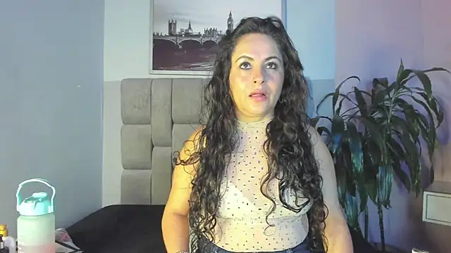 Snapshot of hanny_milf chatting on September 16, 2025, 11:33 am hanny milf online show from September 16, 2025, 11:33 am