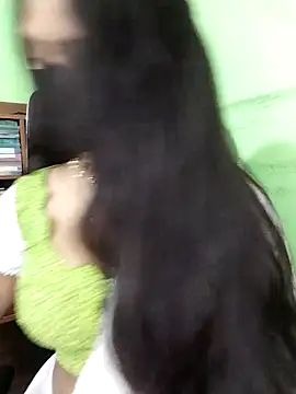 Snapshot of Idhika_Paul chatting on May 12, 2026, 4:35 pm Idhika Paul online show from May 12, 2026, 4:35 pm