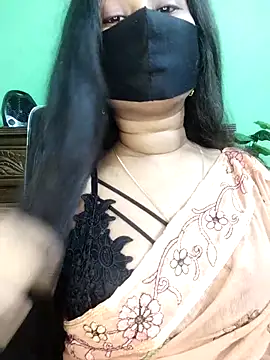 Idhika Paul online show from March 10, 2026, 7:51 pm