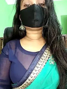 Idhika Paul online show from March 25, 2026, 9:35 pm