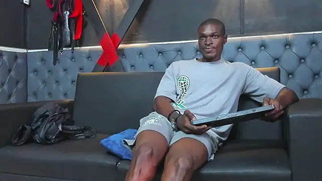 Snapshot of Terrance_z chatting on October 3, 2025, 7:48 pm Terrance z online show from October 3, 2025, 7:48 pm