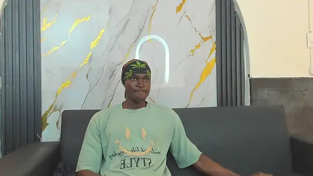 Snapshot of Terrance_z chatting on December 18, 2025, 7:40 pm Terrance z online show from December 18, 2025, 7:40 pm