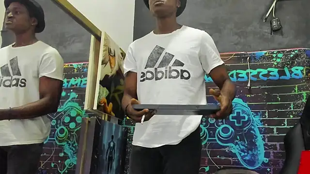 Snapshot of Terrance_z chatting on April 8, 2026, 10:28 am Terrance z online show from April 8, 2026, 10:28 am