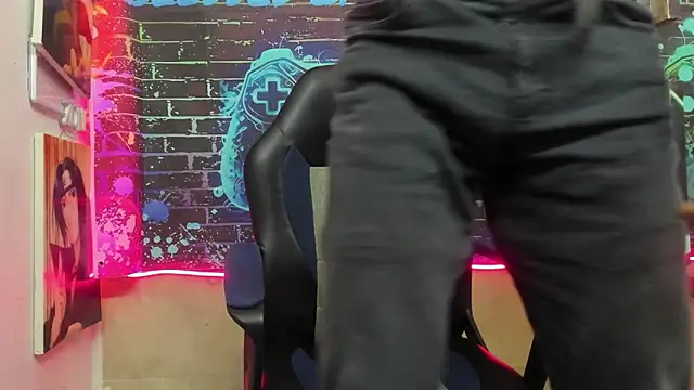 Snapshot of Terrance_z chatting on April 15, 2026, 11:27 am Terrance z online show from April 15, 2026, 11:27 am