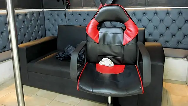 Snapshot of Terrance_z chatting on December 13, 2025, 8:04 pm Terrance z online show from December 13, 2025, 8:04 pm