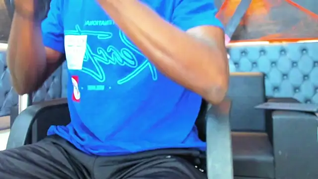 Snapshot of Terrance_z chatting on October 24, 2025, 8:52 pm Terrance z online show from October 24, 2025, 8:52 pm