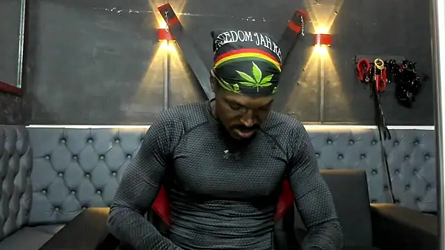 Snapshot of Terrance_z chatting on February 18, 2026, 7:32 pm Terrance z online show from February 18, 2026, 7:32 pm