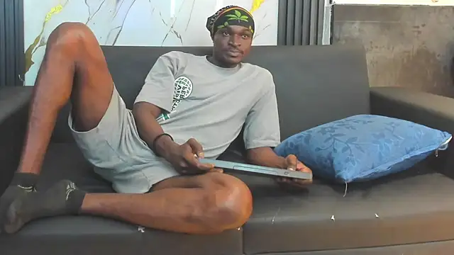 Snapshot of Terrance_z chatting on December 21, 2025, 7:26 pm Terrance z online show from December 21, 2025, 7:26 pm