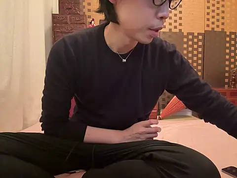 Snapshot of -mirai- chatting on March 13, 2025, 1:40 pm -mirai- online show from March 13, 2025, 1:40 pm