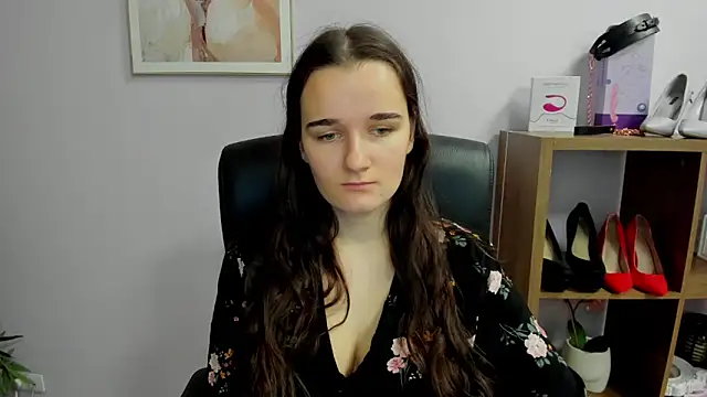 Snapshot of KateDelight chatting on November 9, 2025, 7:45 am KateDelight online show from November 9, 2025, 7:45 am