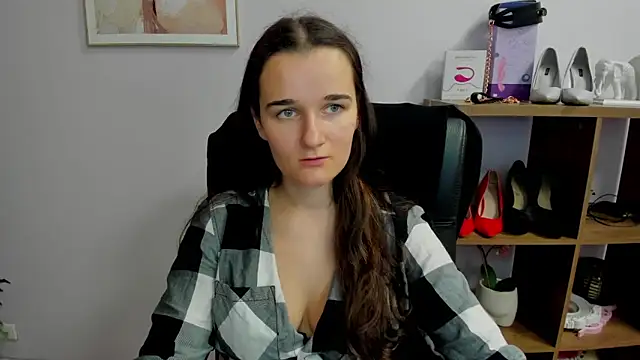 Snapshot of KateDelight chatting on October 12, 2025, 1:56 pm KateDelight online show from October 12, 2025, 1:56 pm