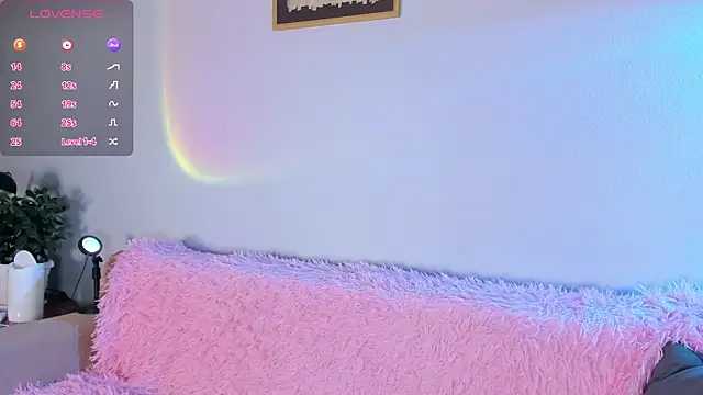 Snapshot of CrystalRey chatting on November 15, 2025, 6:17 am CrystalRey online show from November 15, 2025, 6:17 am