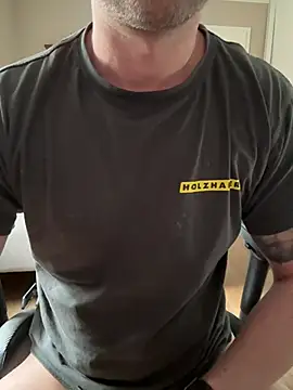 BlauAugenSchwanz online show from April 15, 2026, 3:27 pm