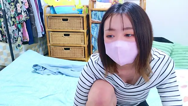 Snapshot of ayu_yu_xo chatting on December 23, 2024, 5:43 pm ayu yu xo online show from December 23, 2024, 5:43 pm