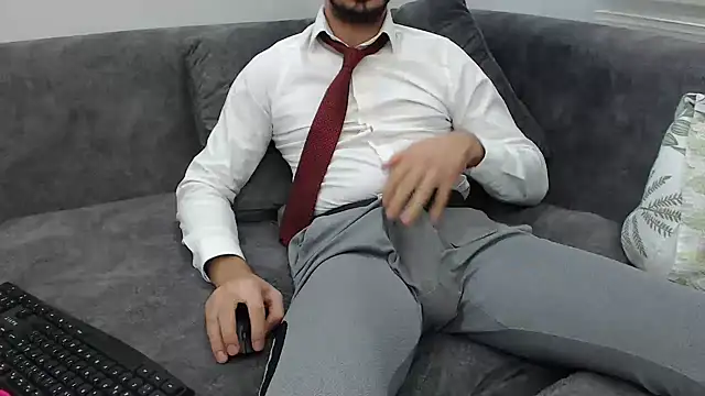 Snapshot of Naughtb0y chatting on November 16, 2025, 9:41 pm Naughtb0y online show from November 16, 2025, 9:41 pm