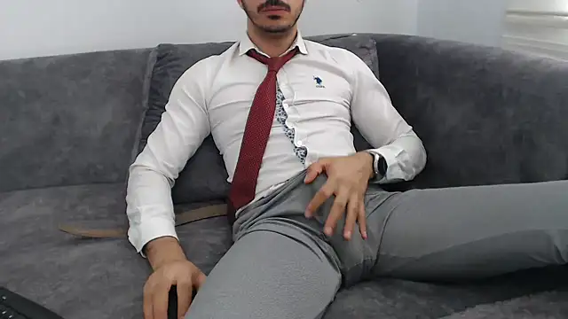 Snapshot of Naughtb0y chatting on May 17, 2026, 11:10 am Naughtb0y online show from May 17, 2026, 11:10 am