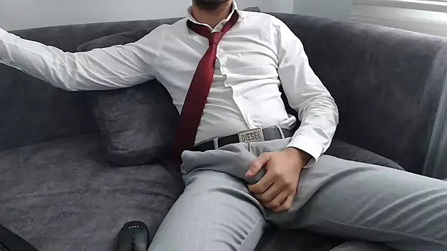 Snapshot of Naughtb0y chatting on November 14, 2025, 9:24 am Naughtb0y online show from November 14, 2025, 9:24 am