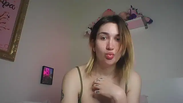 Icy  Diamond online show from September 14, 2025, 10:32 pm