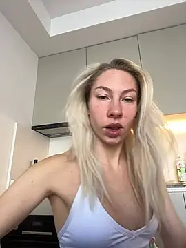 LuisaBecker online show from January 29, 2025, 8:18 am