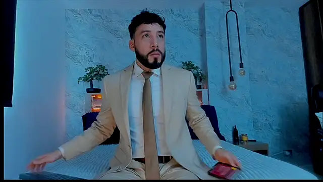 bruno woods online show from December 18, 2024, 5:31 pm