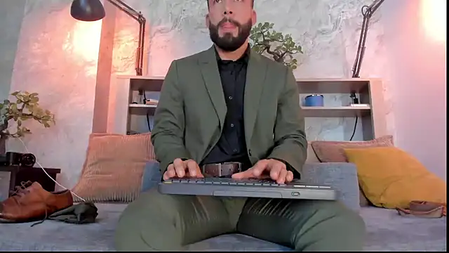 bruno woods online show from December 15, 2025, 4:24 pm