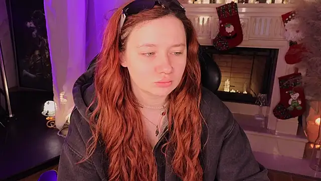 carolina elf online show from December 5, 2025, 2:37 pm