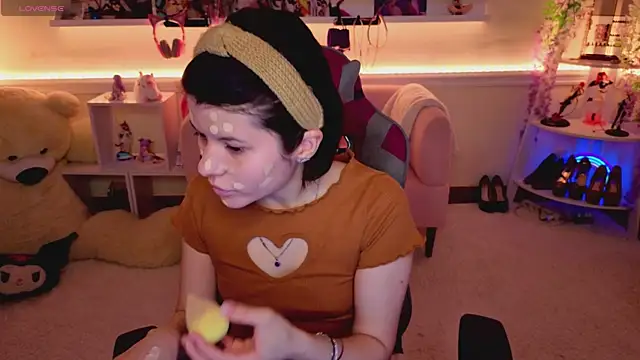 Snapshot of Katya_Zaitseva chatting on April 20, 2026, 12:30 pm Katya Zaitseva online show from April 20, 2026, 12:30 pm