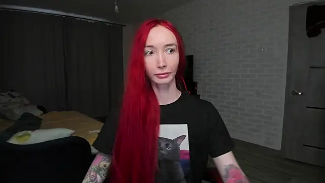 Snapshot of Roxy_Silver chatting on February 14, 2026, 6:02 am Roxy Silver online show from February 14, 2026, 6:02 am