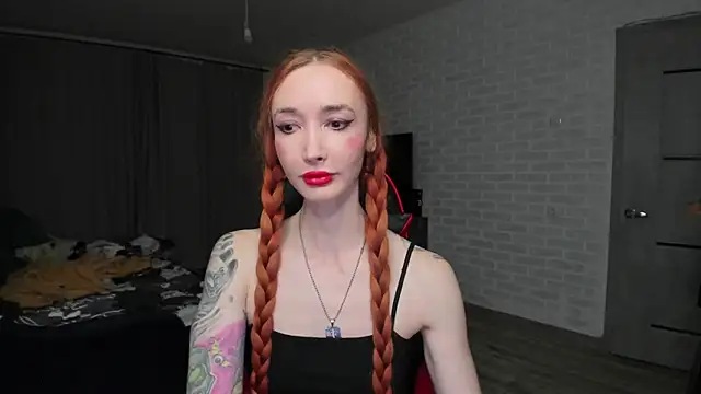 Roxy Silver online show from October 26, 2025, 7:14 pm