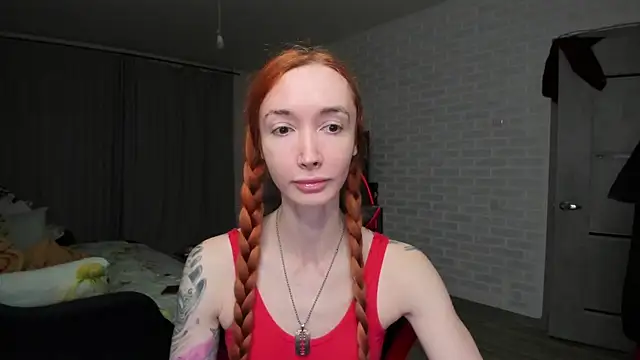 Roxy Silver online show from December 16, 2025, 6:45 pm