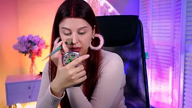 NicoleMun online show from April 8, 2026, 8:32 pm