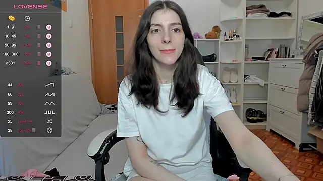 Snapshot of broosnica1 chatting on May 1, 2026, 8:30 am broosnica1 online show from May 1, 2026, 8:30 am