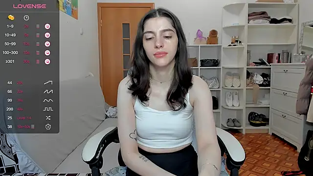 Snapshot of broosnica1 chatting on April 15, 2026, 7:14 am broosnica1 online show from April 15, 2026, 7:14 am