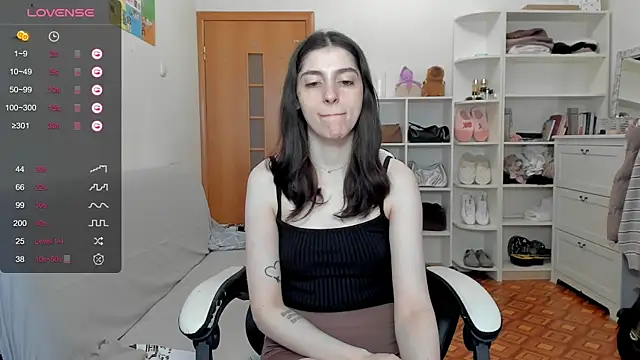 Snapshot of broosnica1 chatting on April 18, 2026, 9:00 am broosnica1 online show from April 18, 2026, 9:00 am