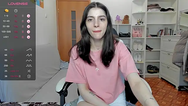 Snapshot of broosnica1 chatting on April 20, 2026, 8:28 am broosnica1 online show from April 20, 2026, 8:28 am