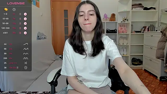Snapshot of broosnica1 chatting on April 24, 2026, 7:32 am broosnica1 online show from April 24, 2026, 7:32 am