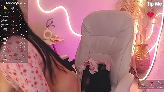 Snapshot of ViolettaHotLatin_ chatting on March 24, 2026, 12:05 pm ViolettaHotLatin online show from March 24, 2026, 12:05 pm