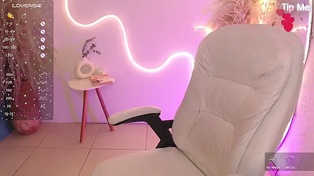 ViolettaHotLatin  online show from February 26, 2026, 12:16 pm