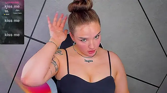 Snapshot of little_m0use chatting on September 17, 2025, 6:54 pm little m0use online show from September 17, 2025, 6:54 pm