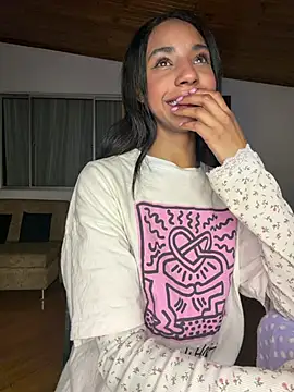 Snapshot of xenia_golden chatting on July 23, 2026, 2:20 am xenia golden online show from July 23, 2026, 2:20 am