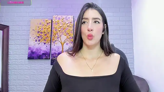 Snapshot of _AlejaCruz_ chatting on October 6, 2025, 7:14 pm AlejaCruz online show from October 6, 2025, 7:14 pm