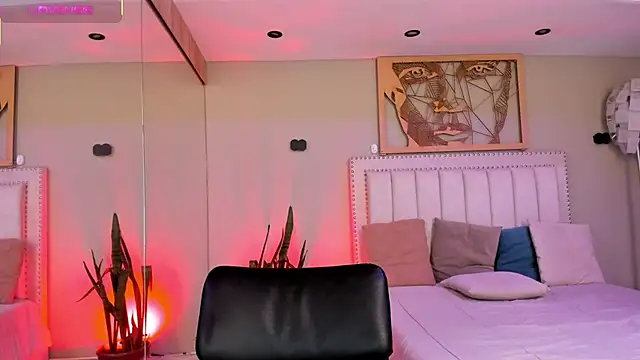 Snapshot of _AlejaCruz_ chatting on September 29, 2025, 7:19 pm AlejaCruz online show from September 29, 2025, 7:19 pm